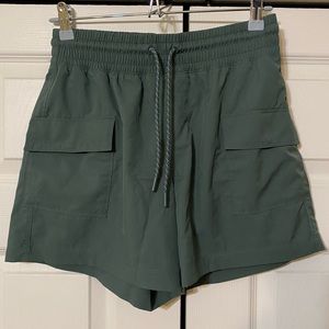 OLD NAVY Stretchtech Cargo Shorts Active Womens